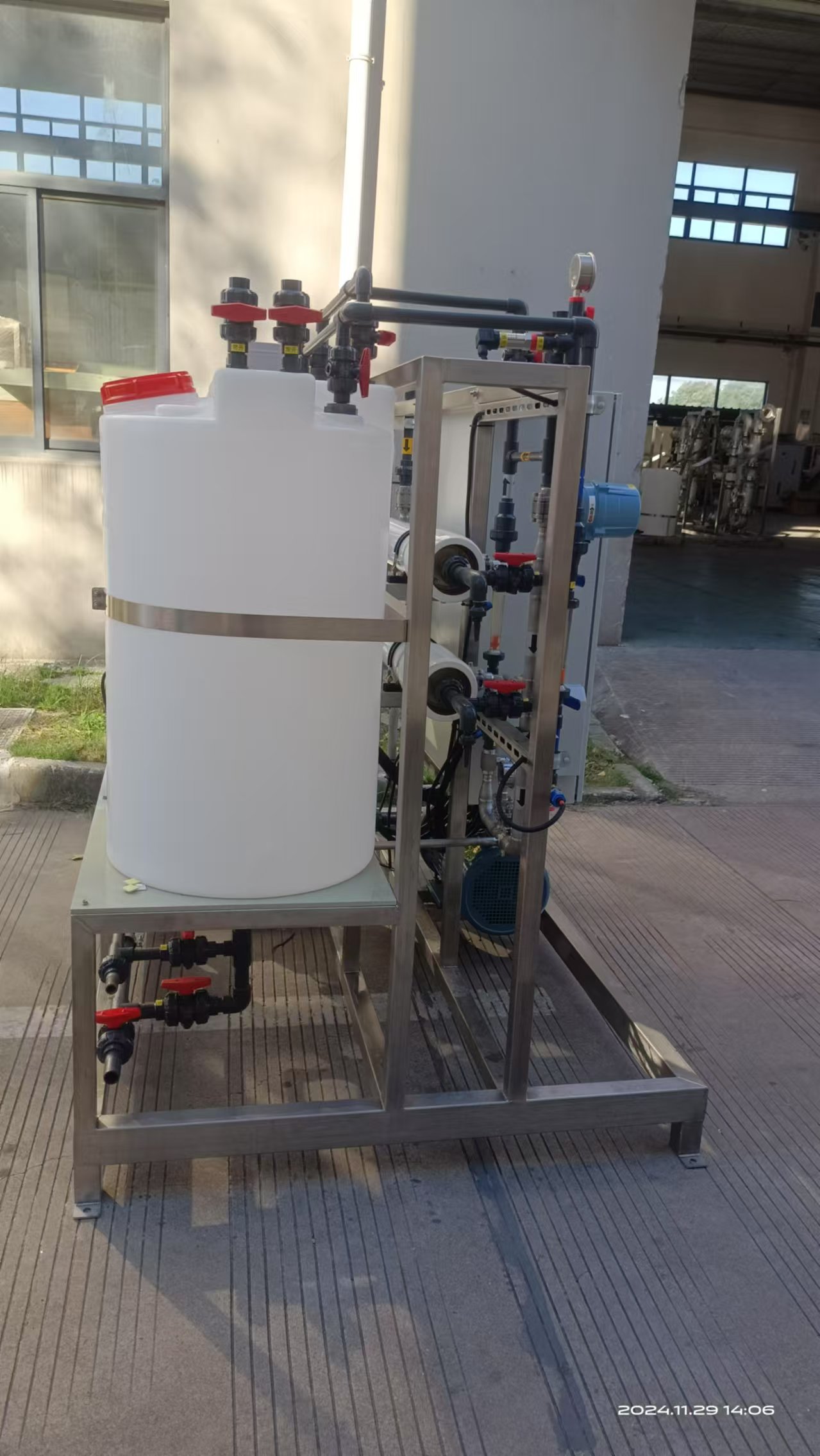 Wind Solar Hybrid Kit - Hybrydowa elektrownia wiatro-solarna z systemem RO,